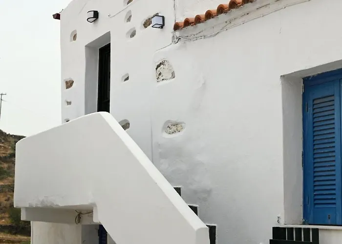 House On The Island * Kythnos